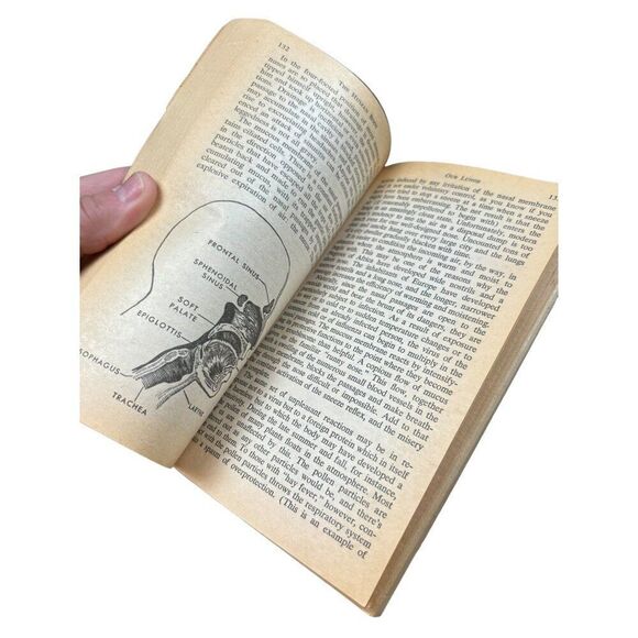 The Human Body: Its Structure And Operation By Isaac Asimov Illustrated By Antho - Picture 4 of 7